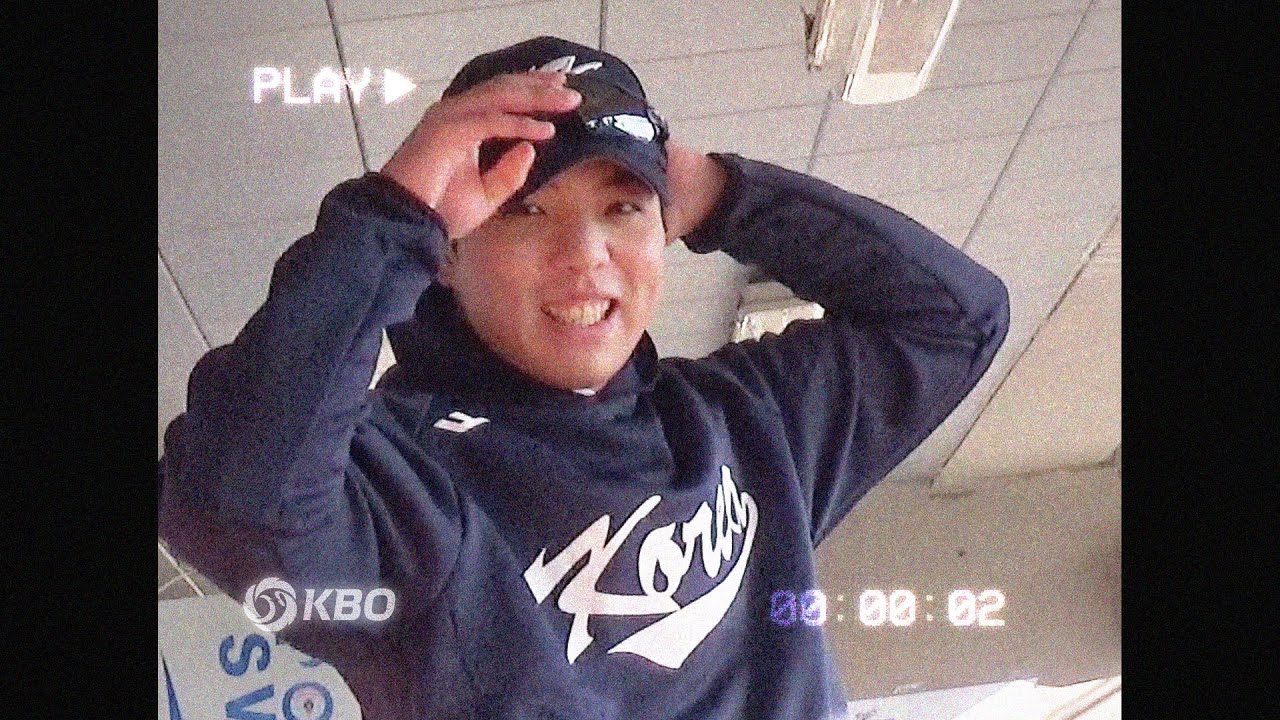 ??: 너무 가까이서 비추시면 안 돼요 | 야구대표팀 M/V | 이창섭 X 터치드(TOUCHED) '너를 위해 부른다'