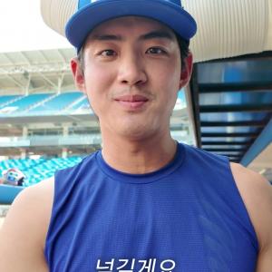 여기서 제일 잘생긴 사람한테 넘길게요 #shorts